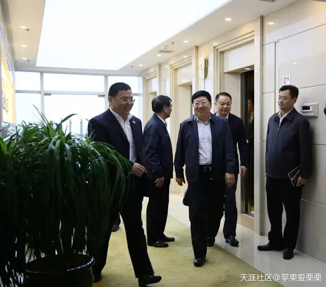 财富证券：湖南省委常委陈向群视察调研湖南财信金控集团