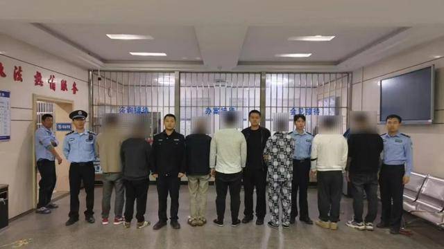 江西青原警方捣毁一个卖淫团伙<strong></p>
<p>西南证券股吧</strong>，抓获涉案人员30人，10人涉嫌组织卖淫罪被刑拘