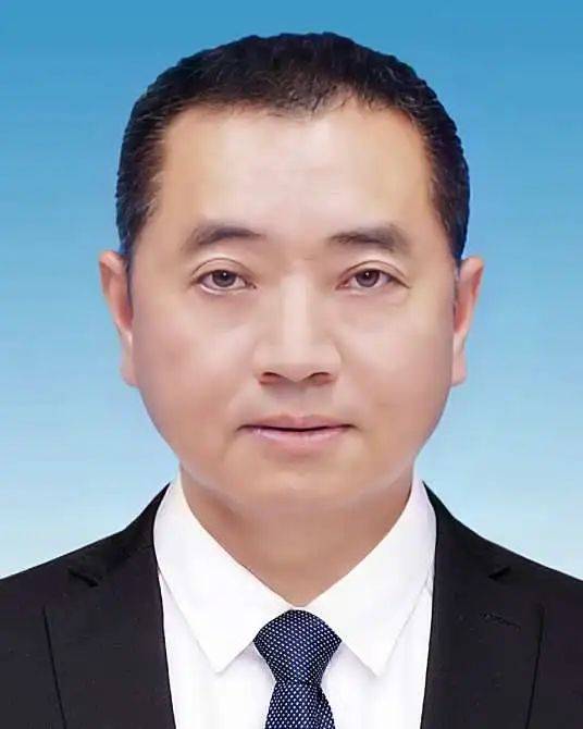 作为“一把手”<strong></p>
<p>USDT交易APP下载</strong>，他经常在上班时间外出打牌