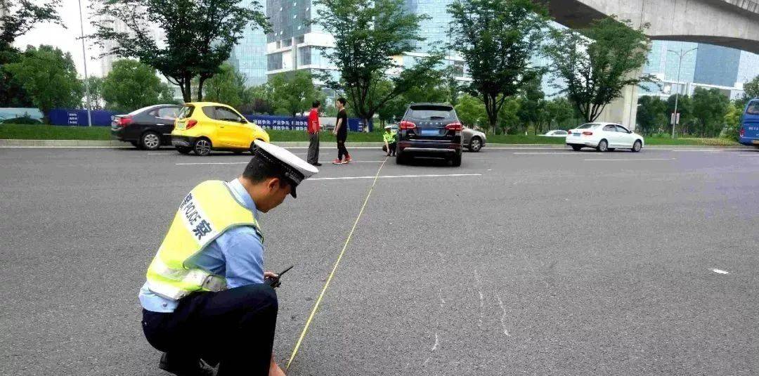 “刚走出去不到一分钟就出事”<strong></p>
<p>USDT交易APP下载</strong>，一家五口1死4伤！家属最新发声