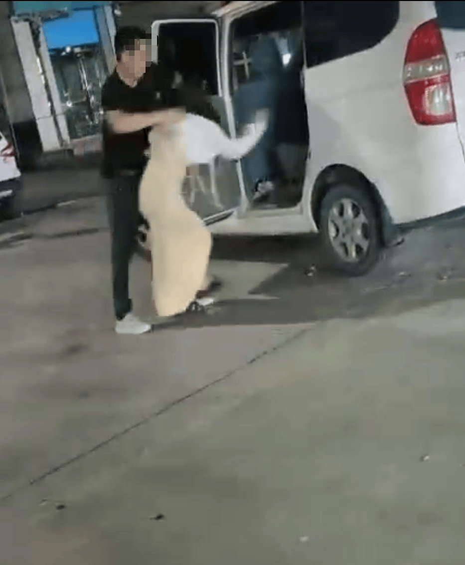 警方回应“河南开封一女子被殴打后被推进面包车”：系父女<strong></p>
<p>泰达币交易APP下载</strong>，因女儿叛逆不肯回家打人