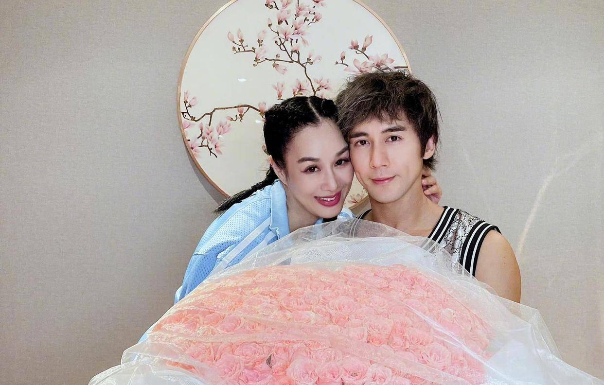 考古|张伦硕称张维伊像以前的自己 <strong></p>
<p>比特现金交易APP下载</strong>，曾娶大11岁钟丽缇被嘲，如今成为重组家庭中教科书般的男人？