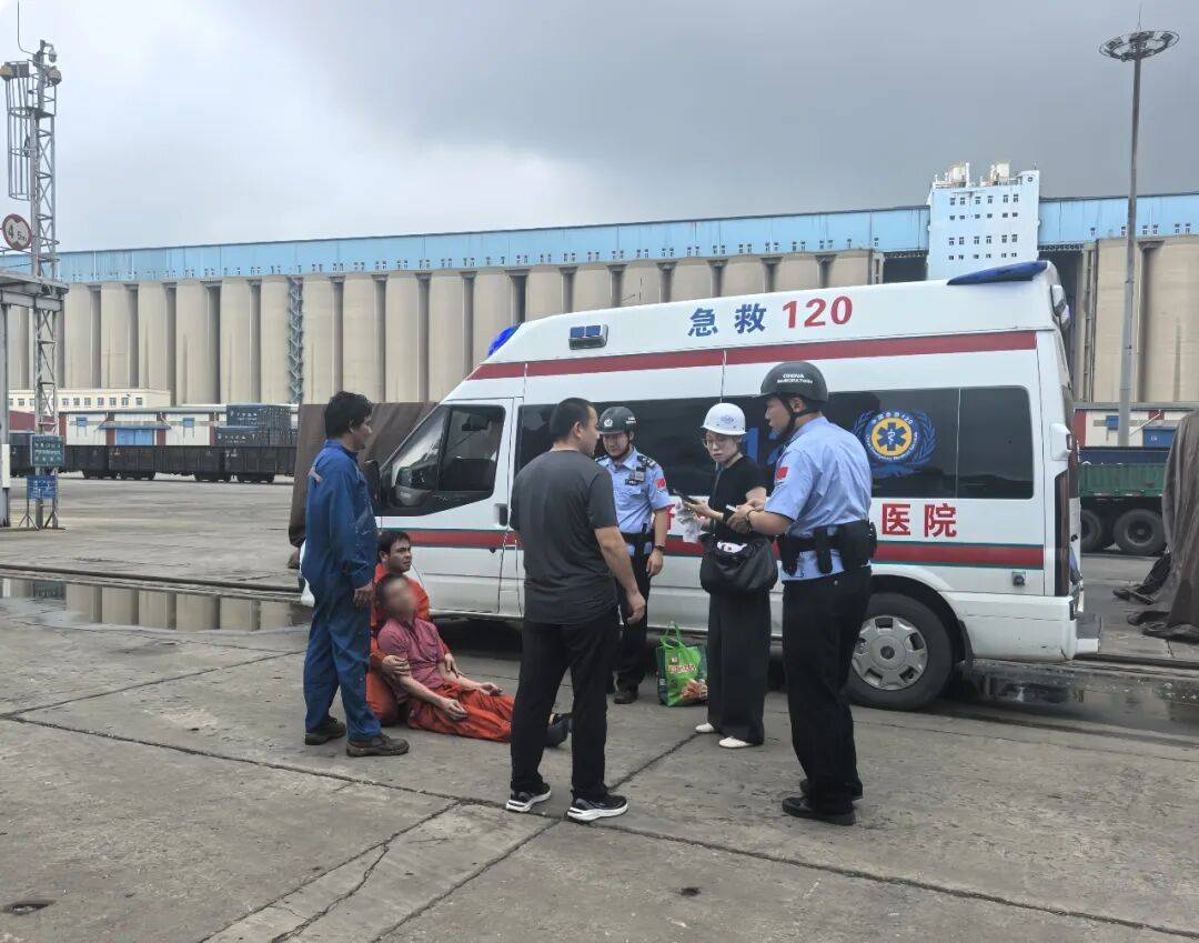 中国留学生因用手机拍照翻译遭拘押<strong></p>
<p>莱特币交易APP下载</strong>，中使馆紧急提醒！【新闻早知道】
