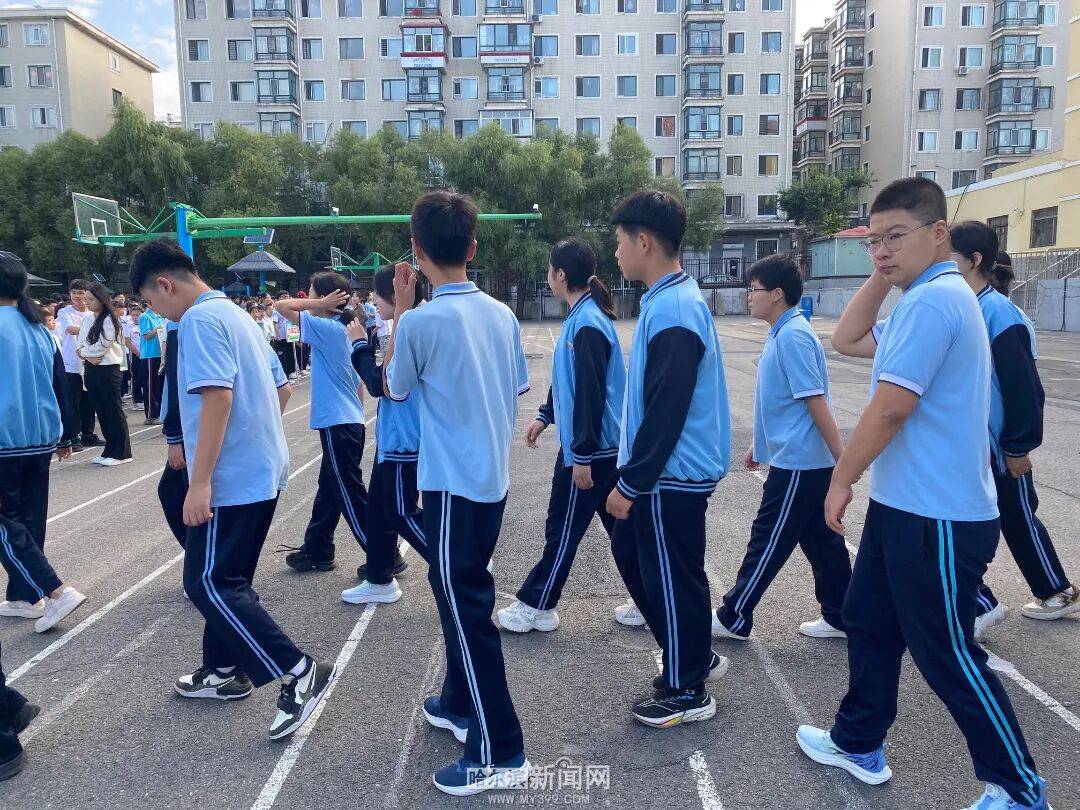 我们<strong></p>
<p>BSV交易APP下载</strong>，开学啦