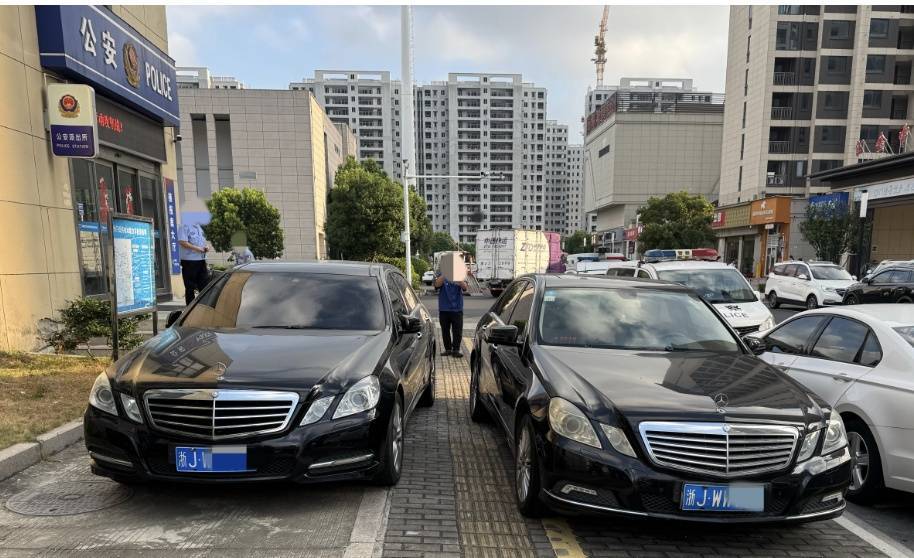 浙江街头惊现两辆“一模一样”的车！民警一查<strong></p>
<p>区块链挖矿交易APP下载</strong>，不简单，当场扣车