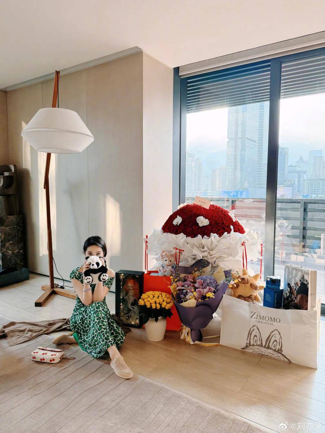 杨幂把钥匙扣扎在马尾上<strong></p>
<p>币安交易所交易平台</strong>，瞬间实现满39减20！
