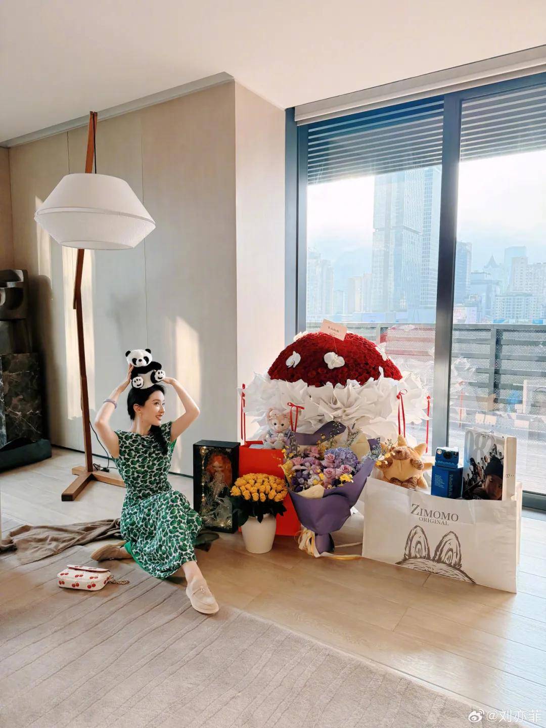 杨幂把钥匙扣扎在马尾上<strong></p>
<p>币安交易所交易平台</strong>，瞬间实现满39减20！
