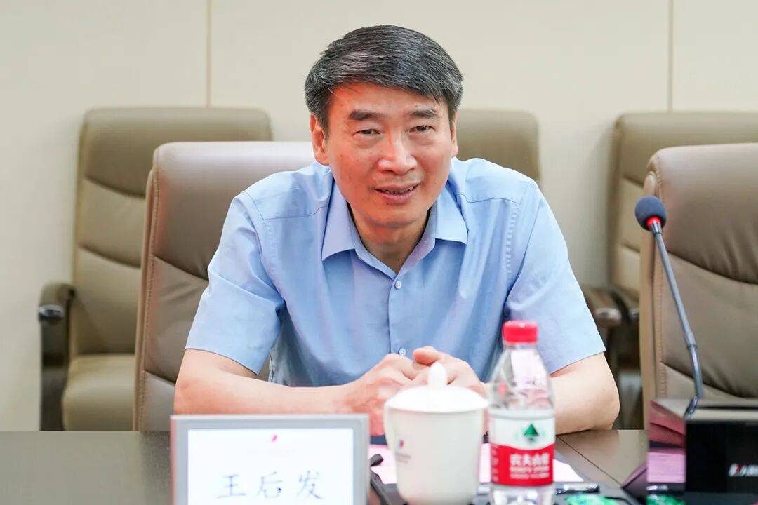 县委书记主动交代问题7个月后<strong></p>
<p>交易所</strong>，县人大常委会原主任也主动交代问题，两人长期共事