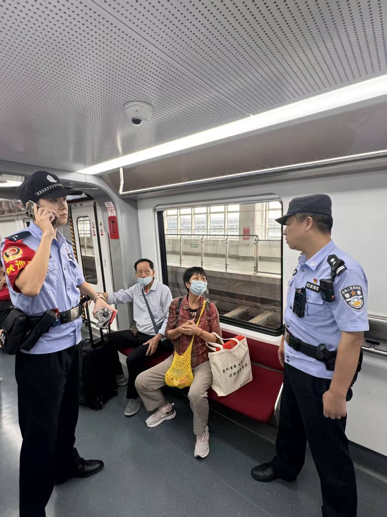 离高铁发车仅剩半小时！长沙民警接到一对海南老年夫妻求助<strong></p>
<p>XRP</strong>，一路护送其顺利进站