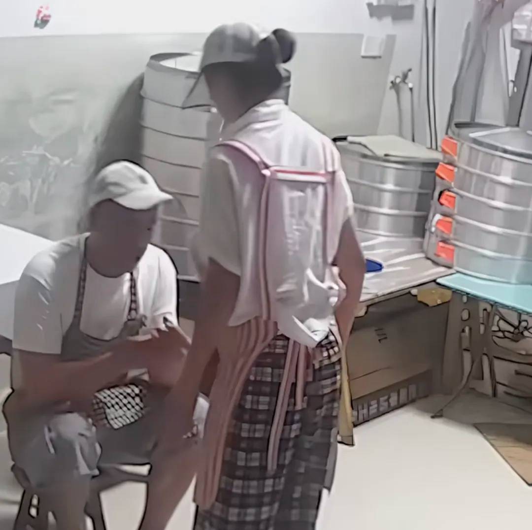 妻子抄起20斤油桶砸老公<strong></p>
<p>XRP交易平台</strong>，“晚10秒，后果不堪设想……”