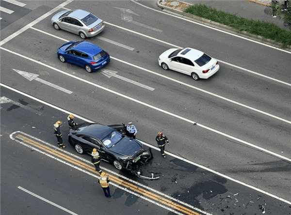 陈震谈劳斯莱斯车祸后续：对方为网约车<strong></p>
<p>XRP交易平台</strong>，已联系到伤者家属，会全力支付应该负担的赔偿