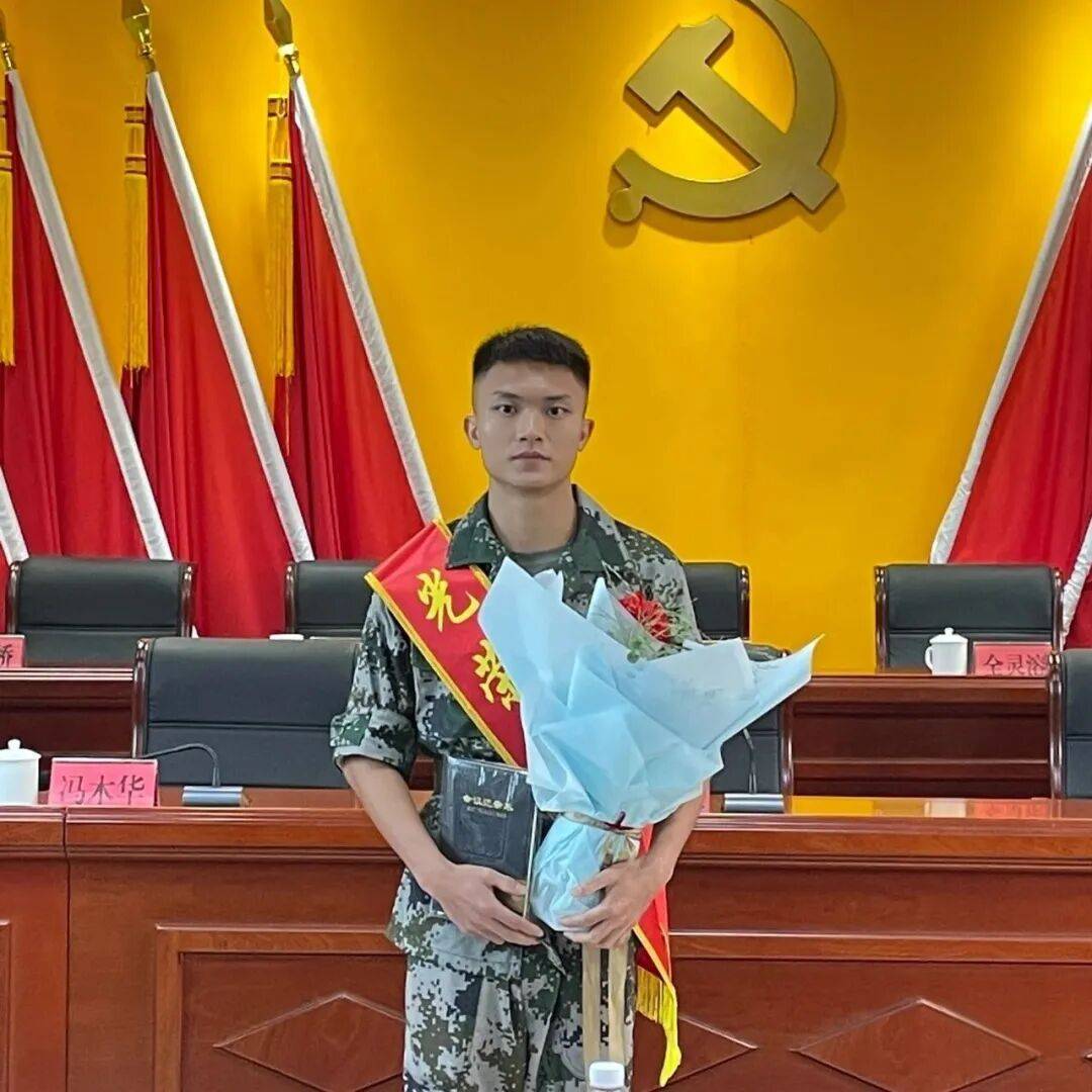 牛！退役半个月<strong></p>
<p>XRP交易平台</strong>，他第三次入伍！